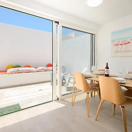 شقة White Volcano Apartment, Free Access To The Fariones Sports Center *