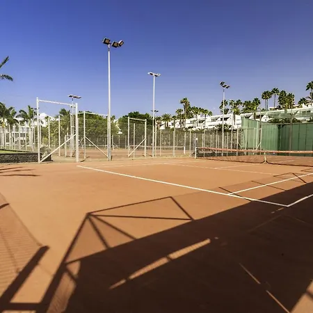 Apartment White Volcano Apartment, Free Access To The Fariones Sports Center Puerto del Carmen (Lanzarote)